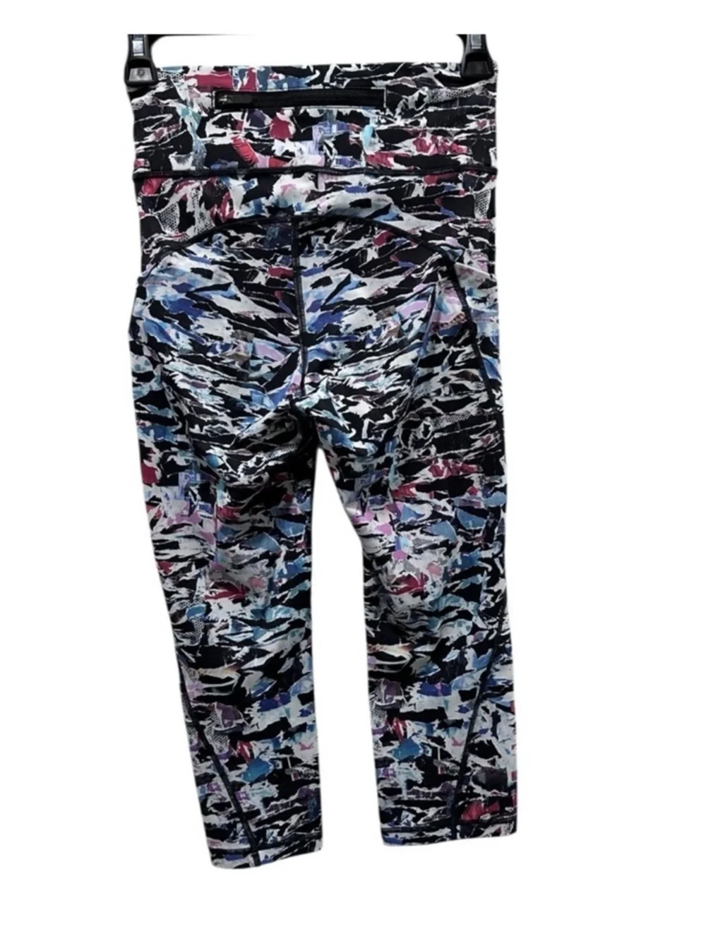 Lululemon Break Free Crop Capri Leggings Culture Clash Nulux Size 6